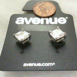 Avenue brand earrings cz studs shape is square New